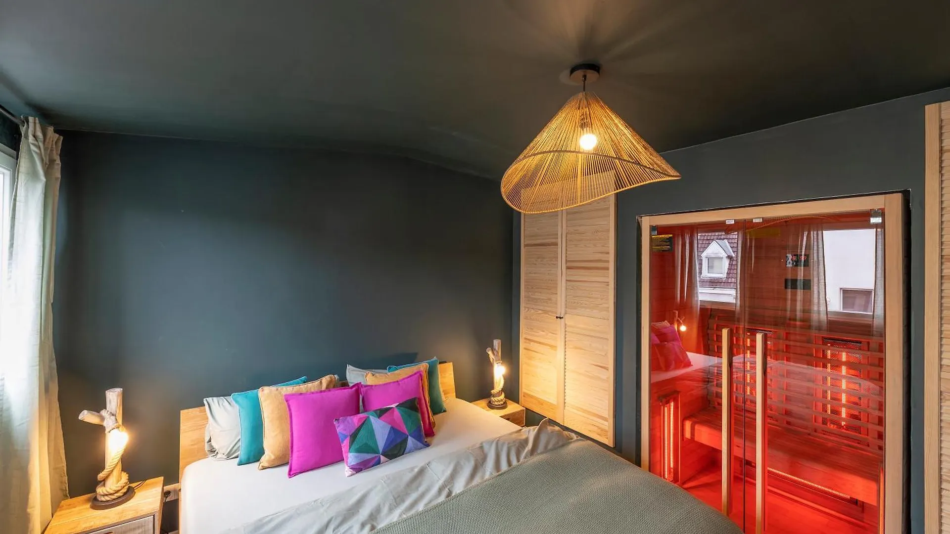 Africa Lodge, Central With Infra-Red Sauna Dusseldorf